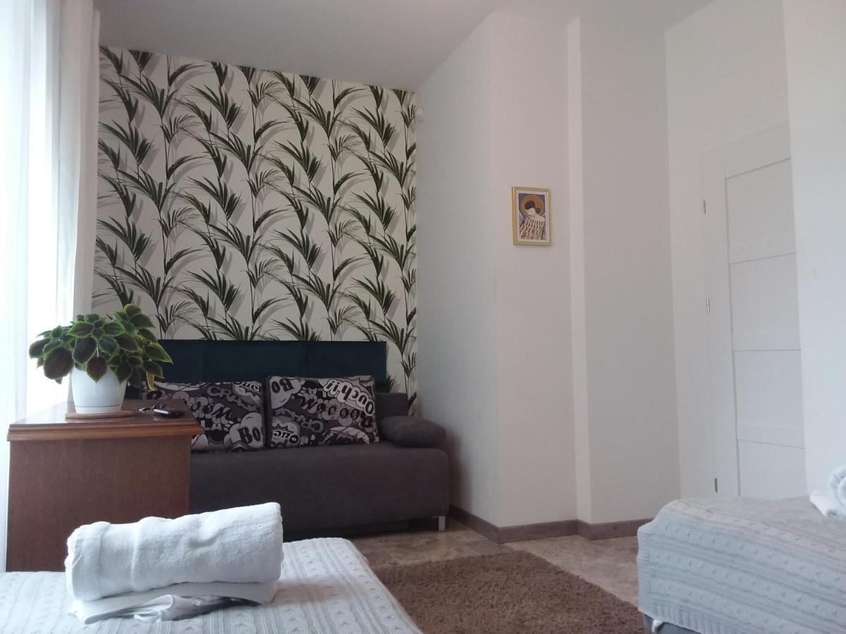 Dworek Akacja Uslugi Hotelarskie Janowiec Εξωτερικό φωτογραφία